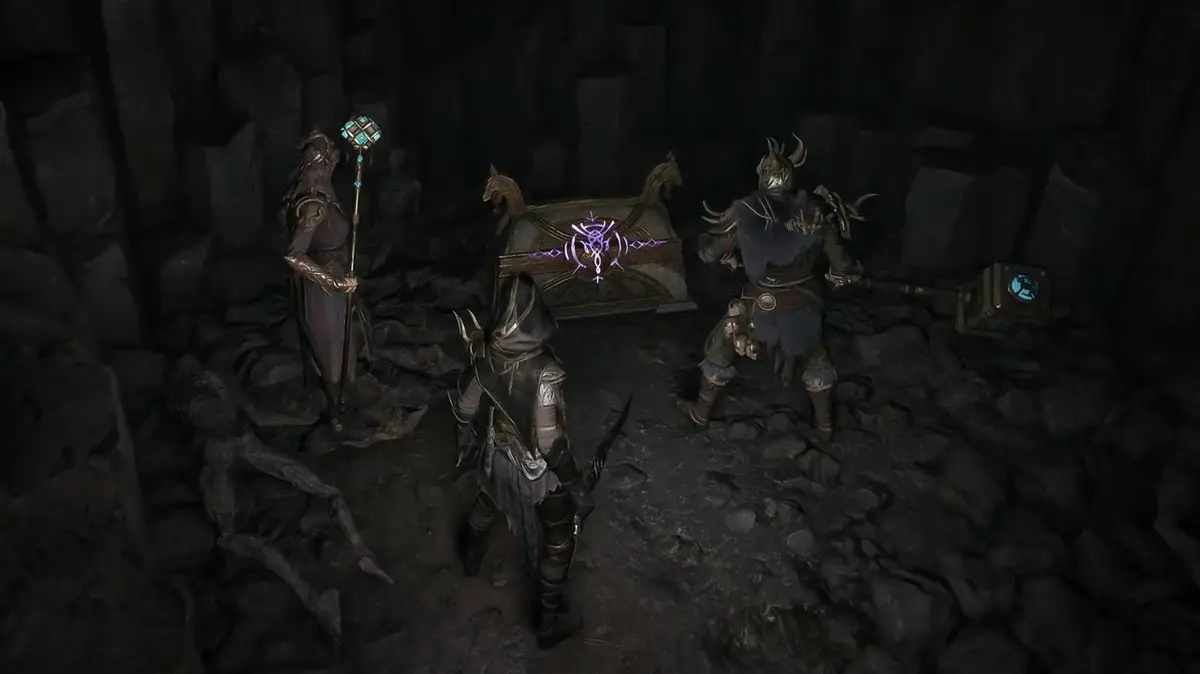 Mistfall Hunter player sorting loot after an extraction